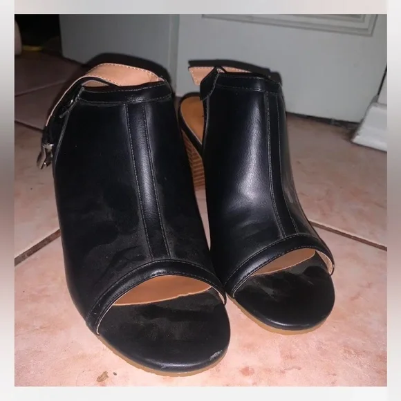 SOLD Taxi black high heel shoes 31 / 10 - Picture 2 of 7